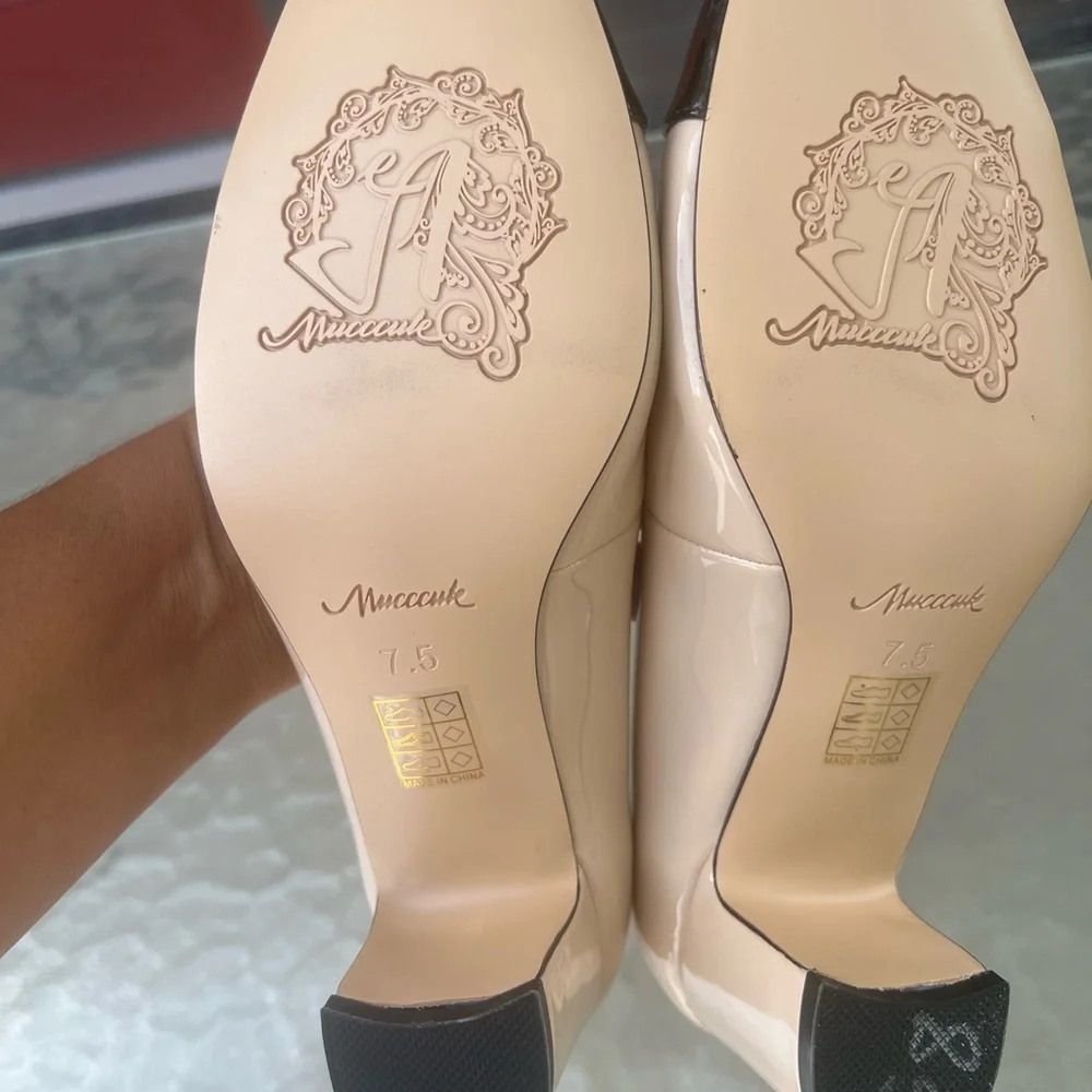 Women's Black and Tan Heels